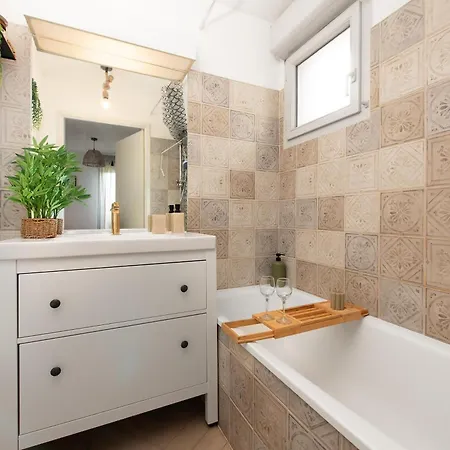 Joli T2 Avec Terrasse Et Parking Apartmán