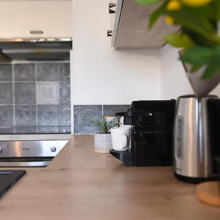 Joli T2 Avec Terrasse Et Parking